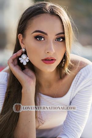 183668 - Anastasiya Age: 31 - Russia