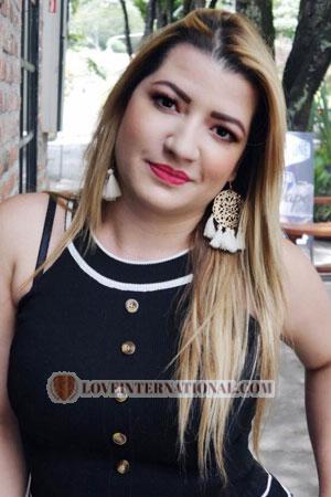 186686 - Guissela Age: 39 - Colombia