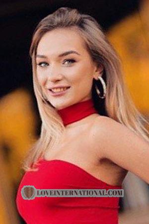 197052 - Anastasiia Age: 24 - Ukraine