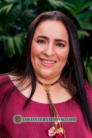 207513 - Yised Age: 44 - Colombia