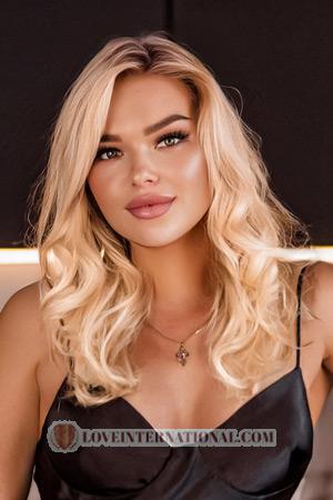 211003 - Anastasiia Age: 30 - Ukraine