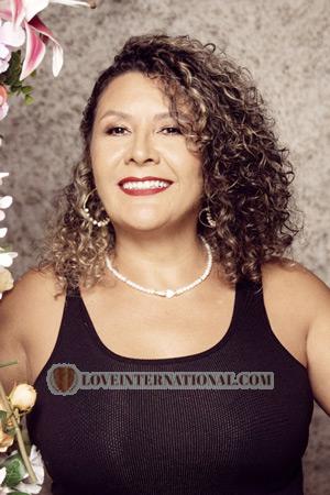 211872 - Luz Age: 55 - Costa Rica