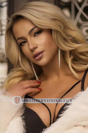 212206 - Aleksandra Age: 27 - Poland