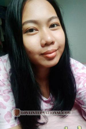 212417 - Somruethai Age: 31 - Thailand