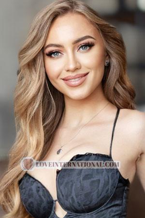 215072 - Yulia Age: 37 - Ukraine