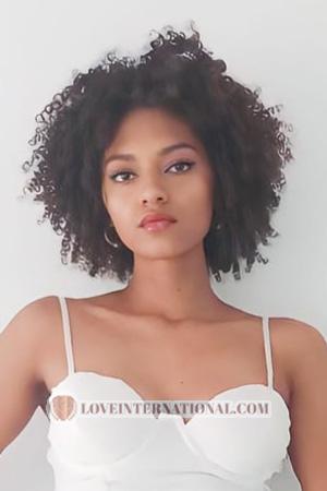 215243 - Carolina Age: 28 - Colombia