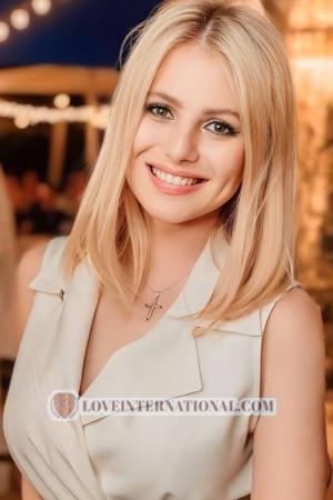 219545 - Oxana Age: 35 - Moldova