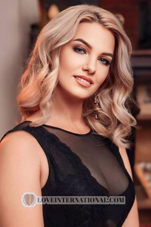 220301 - Olha Age: 45 - Ukraine