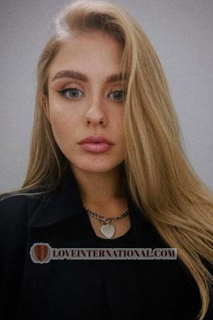 221361 - Viktoriia Age: 27 - Ukraine