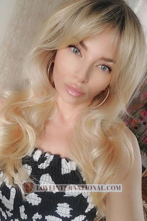 222413 - Julia Age: 35 - Ukraine