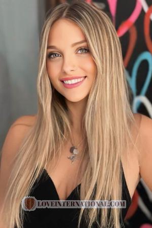 223297 - Lucia Age: 30 - Argentina