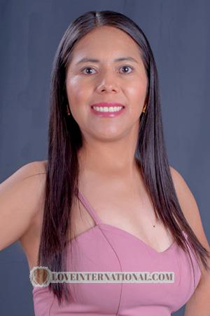 223585 - Flora Age: 36 - Bolivia