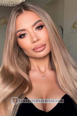 224421 - Viktoriia Age: 24 - Ukraine