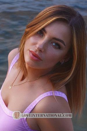 224794 - Kseniia Age: 35 - Ukraine