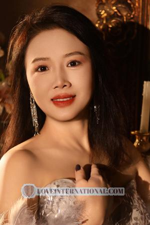 225872 - Lily Age: 48 - China