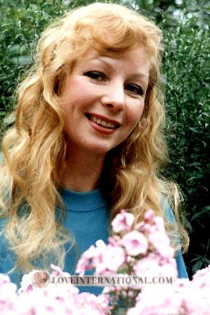 71827 - Alina Age: 42 - Russia