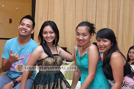 women-of-philippines-108